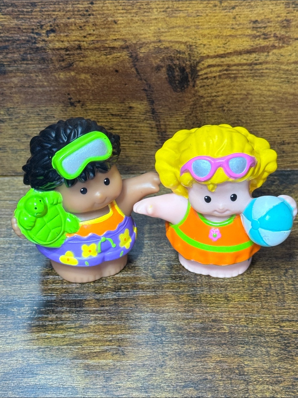 Fisher-Price Little People Beach Day Girls Beach Ball Goggles 2007 Vintage